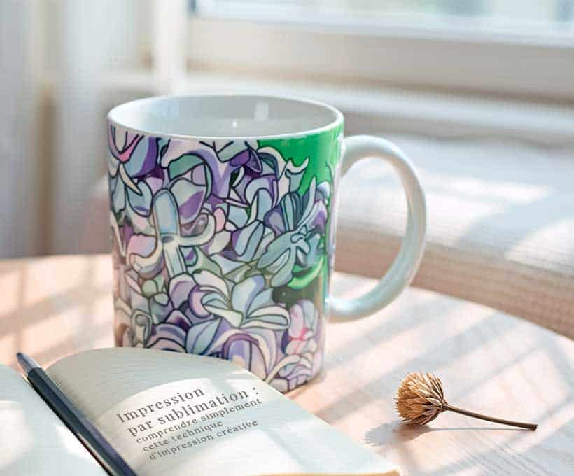 Mug-illustré-imprimé-par-sublimation-avec-illustration-dessinée-à-la-main-–-création-artisanale-CreateJune